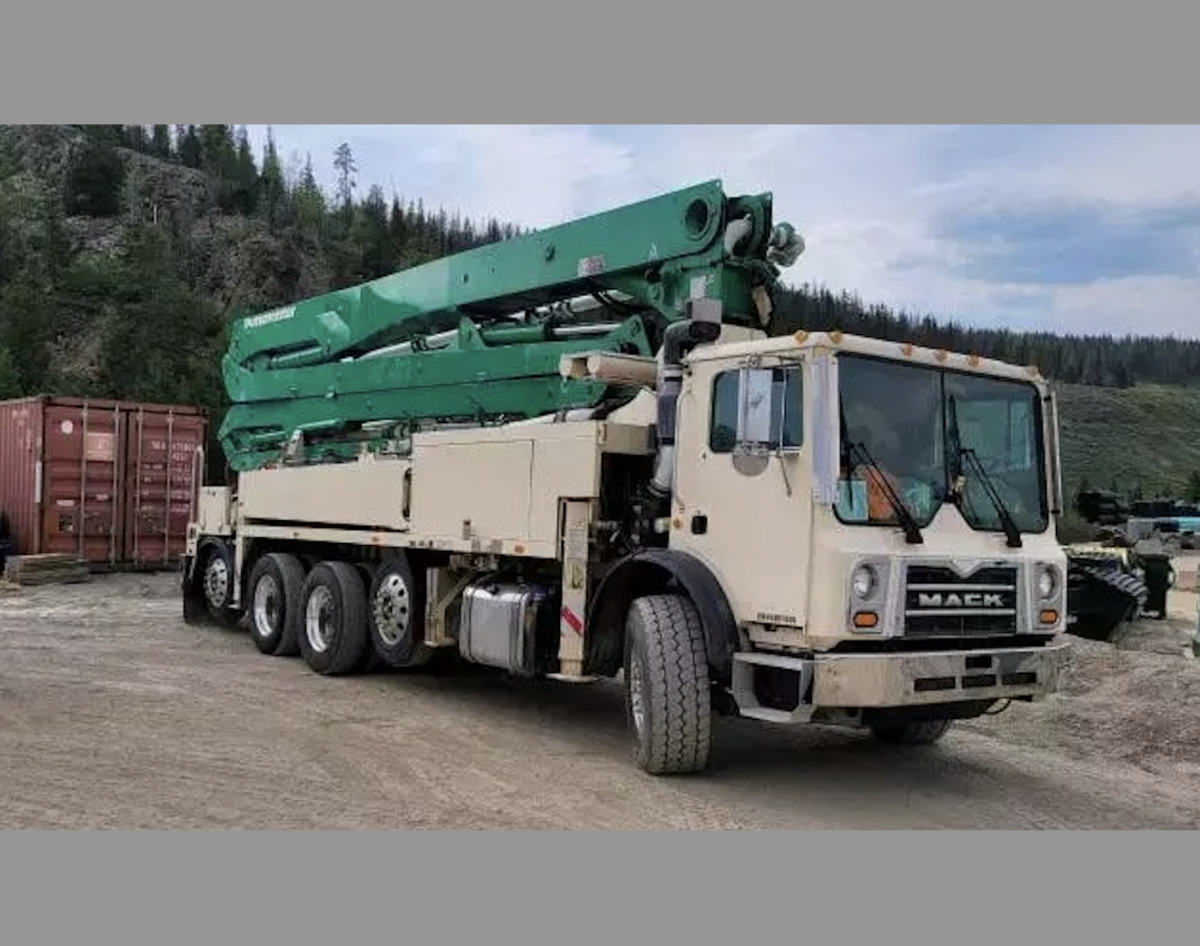 2014 Putzmeister 40m on 2014 MACK Global Concrete Pumps